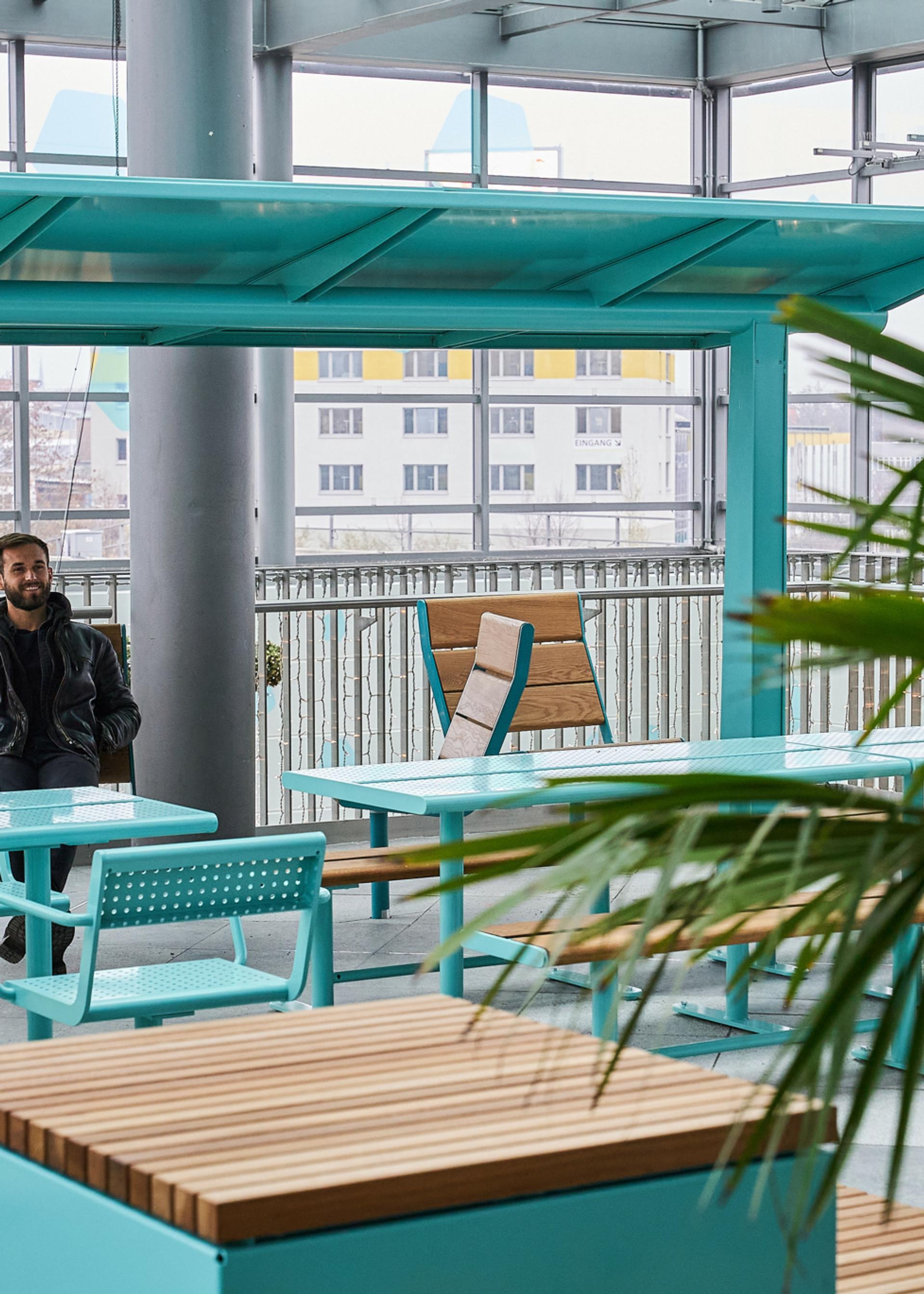 Deutsche Bahn enhances quality of stay at stations