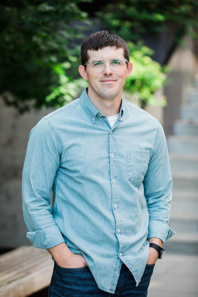 Existential and relational psychotherapist in New York City specializing in anxiety, depression, trauma, loneliness, shame, identity, relationships, OCD, grief, and authentic living.