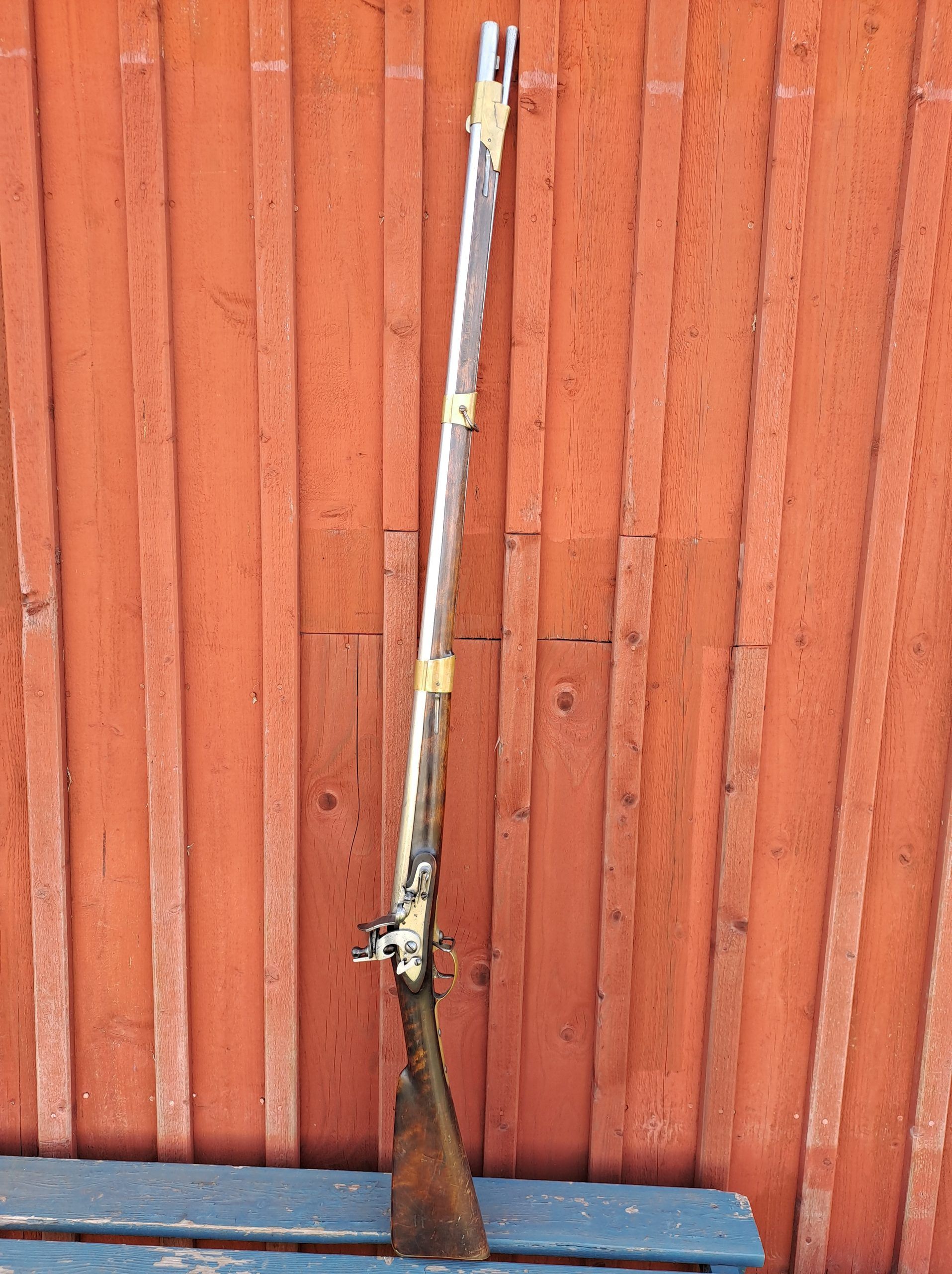 En utmärkt m/1815 flintlåsmusköt, bild 1 av 3