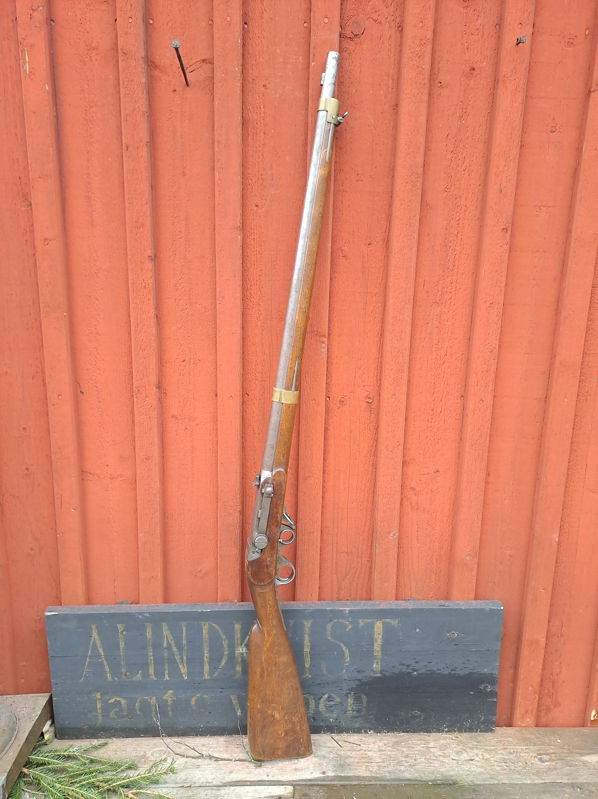 Bra m/1851 kammarladdningsgevär för flottan.