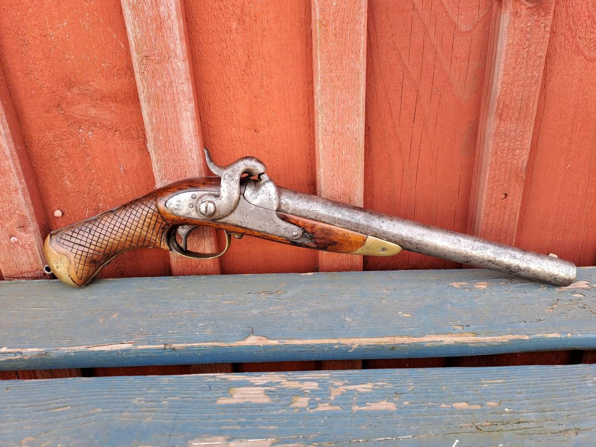 Flankörpistol m/1850 i bruksskick, bild 1 av 3