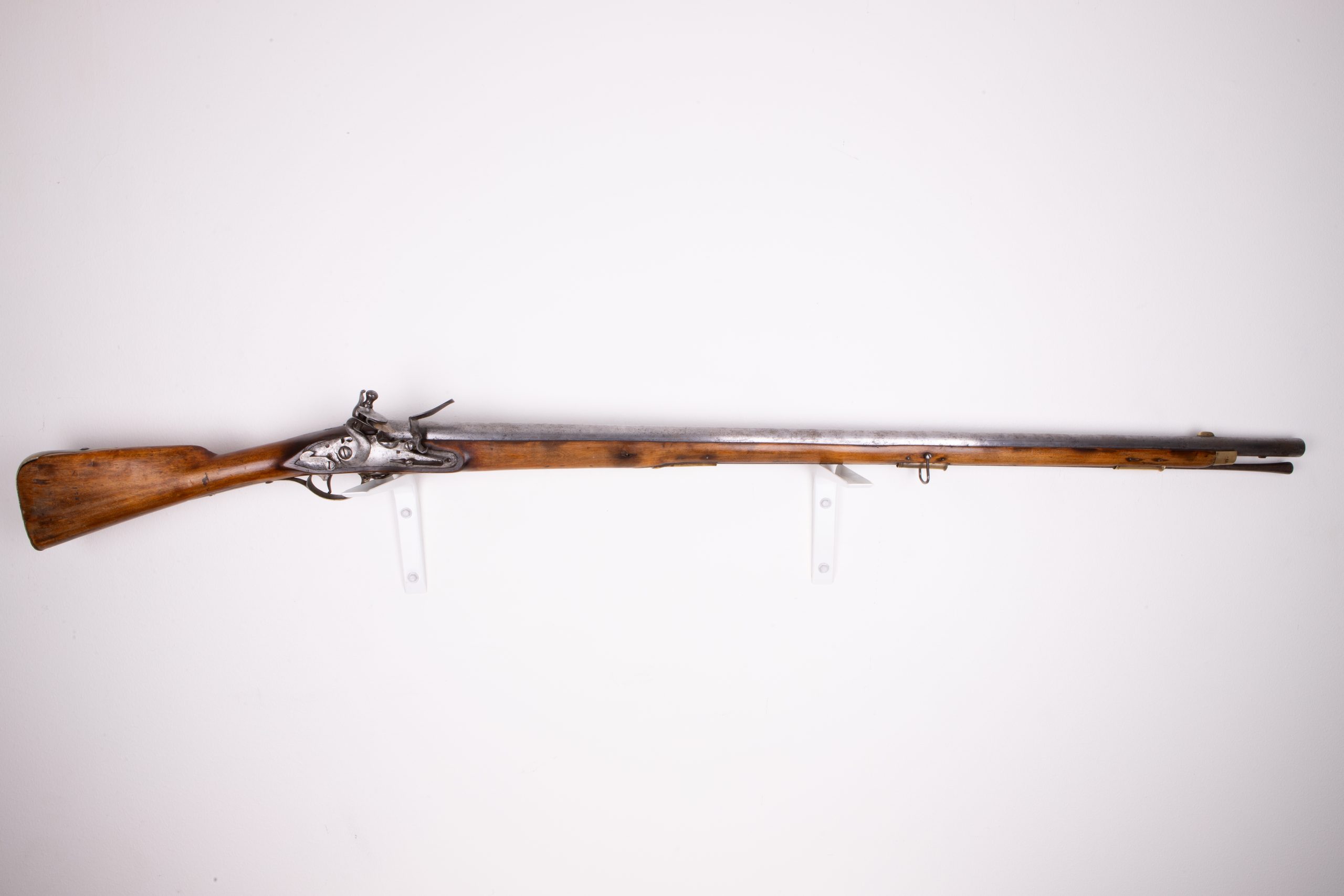 En klassisk m/1762 flintlåsmusköt, bild 1 av 3