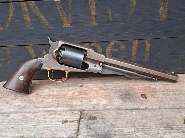 Prydlig Remington New Model Army med fint lopp.