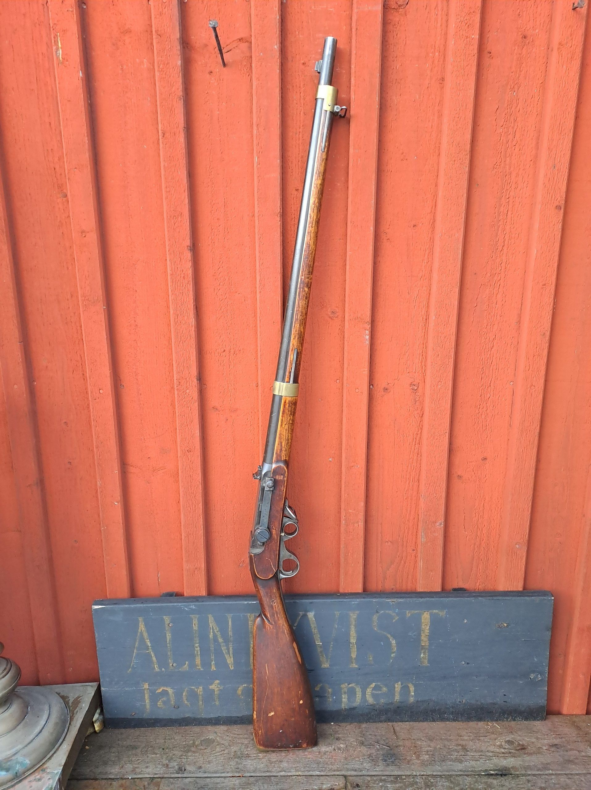 Ett utmärkt kammarladdningsgevär m/1851 för flottan, bild 1 av 3