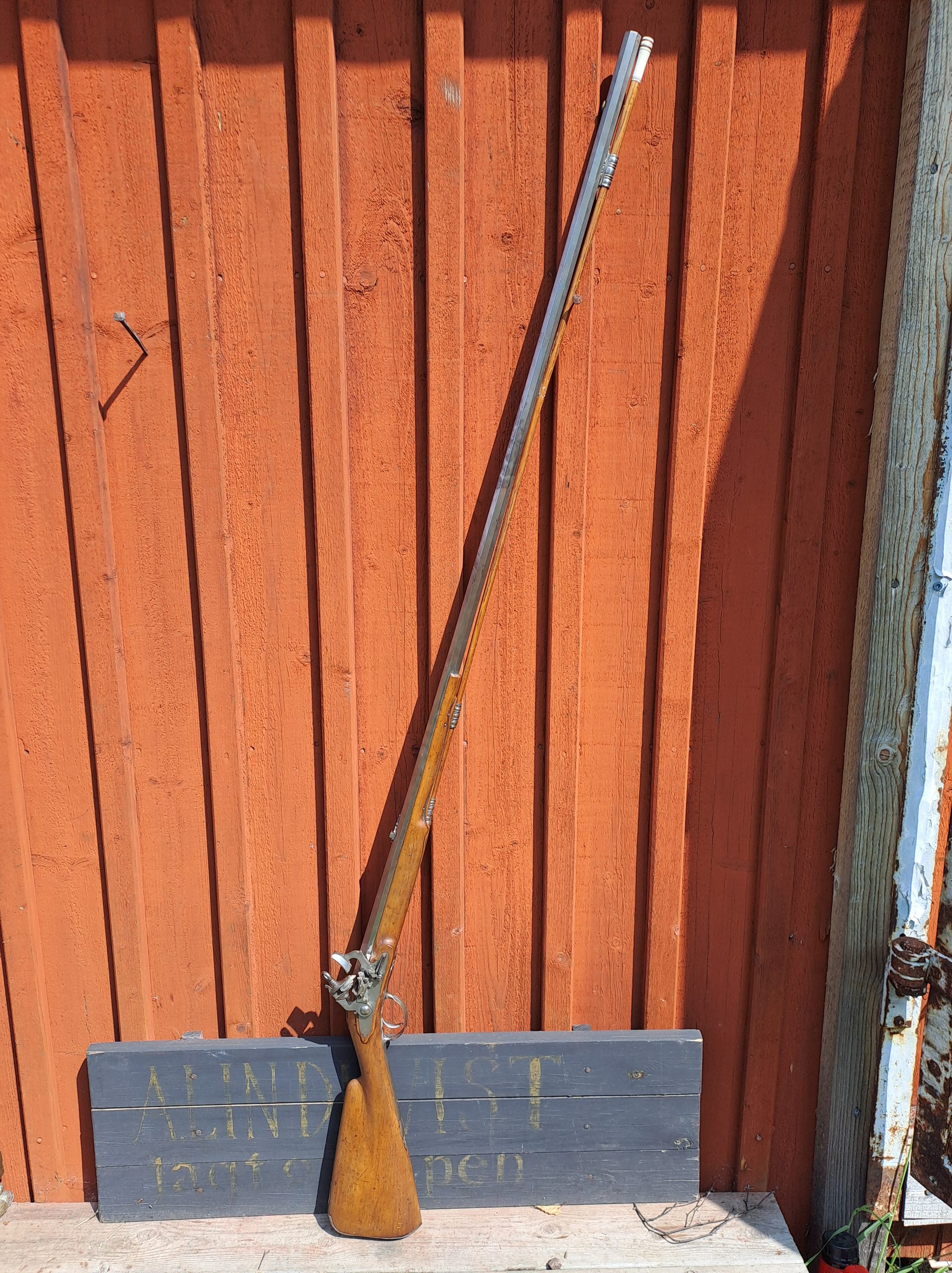 En otroligt lång och ovanlig snapplåsbössa