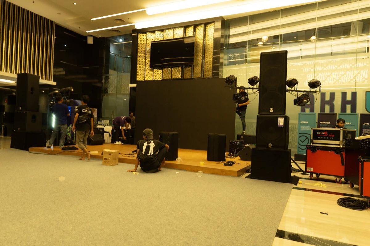 Installment Team Stage- Hard Hat Worker - PNM Media Gathering - Katakita Live Vendor Produksi Event Media Internal Gathering BUMN Decoration Company-1