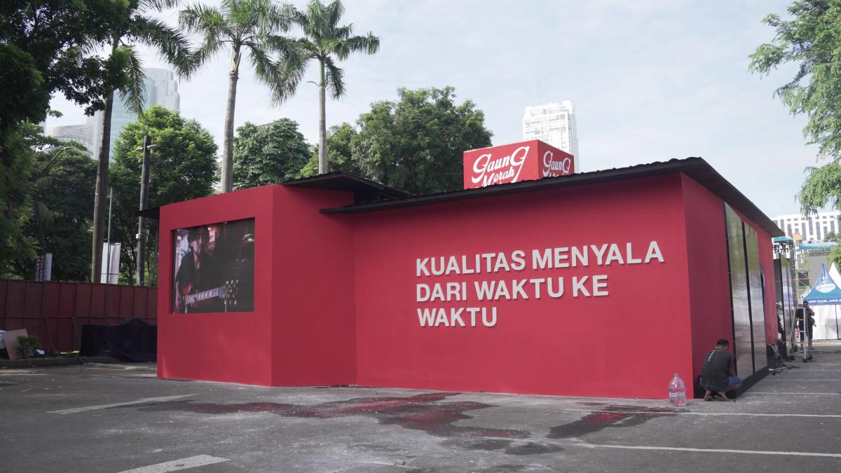 Tampak Samping Gudang Garam Merah Experience Booth at Berdendang Bergoyang 2022