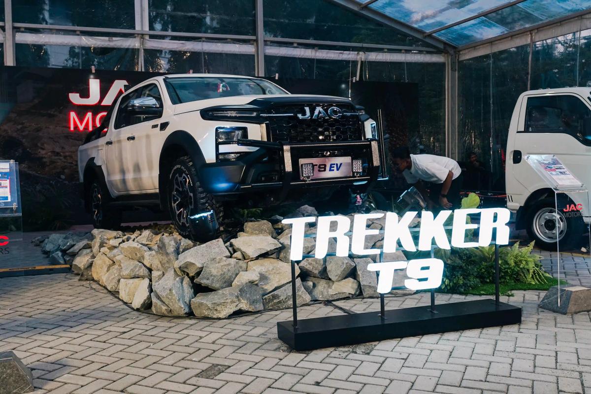 Custom Sustainable Car Display JAC Motors Launch Event - Katakita Live Vendor Production Event Decoration Media Gathering Brand Launching