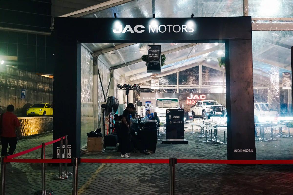 Entrance Gate JAC Motors Launch Event - Katakita Live Vendor Production Event Decoration Media Gathering Brand Launching
