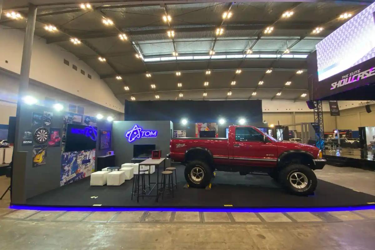 Tampak Samping- ATOM at The Elite Showcase - Katakita Live Vendor Produksi Event Expo Exhibition Custom Car ICE BSD