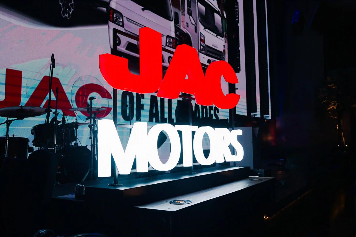 Landmark Indoor JAC Motors Launch Event - Katakita Live Vendor Production Event Decoration Media Gathering Brand Launching