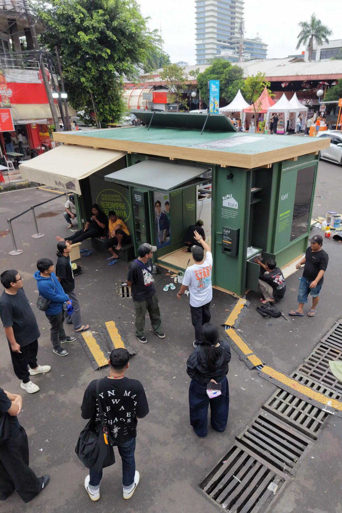 Sisi 3 Kedai Kahf - Katakita Live vendor production custom booth brand activation blok m weather proof outdoor