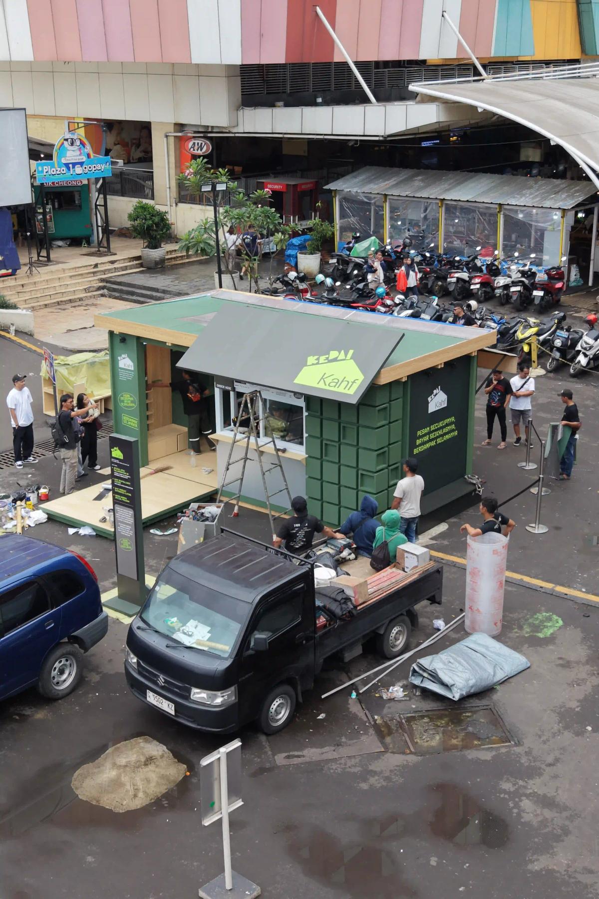 Sisi 2 Kedai Kahf - Katakita Live vendor production custom booth brand activation blok m weather proof outdoor