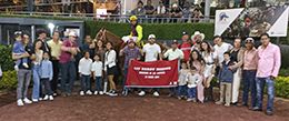 The winning connections of Princesa Bury accept the trophy after winning the $50,937 Mexico Derby on Sunday at the Hipodromo de las Americas.