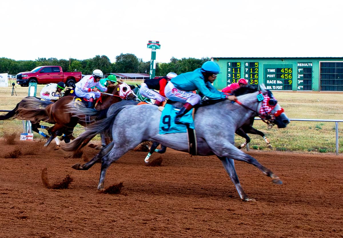 Notoryous Drives Home To Win $126,250 Gillespie County Fair Derby