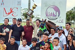 Members and supporters of Haras Prata in the winner’s circle photo of the GP Taça de Ouro.
