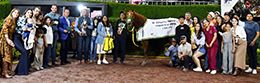Rey De Manny’s connections accept the trophy after winning the Mexico Futurity-RG3 on Sunday at the Hipodromo de las Americas.
