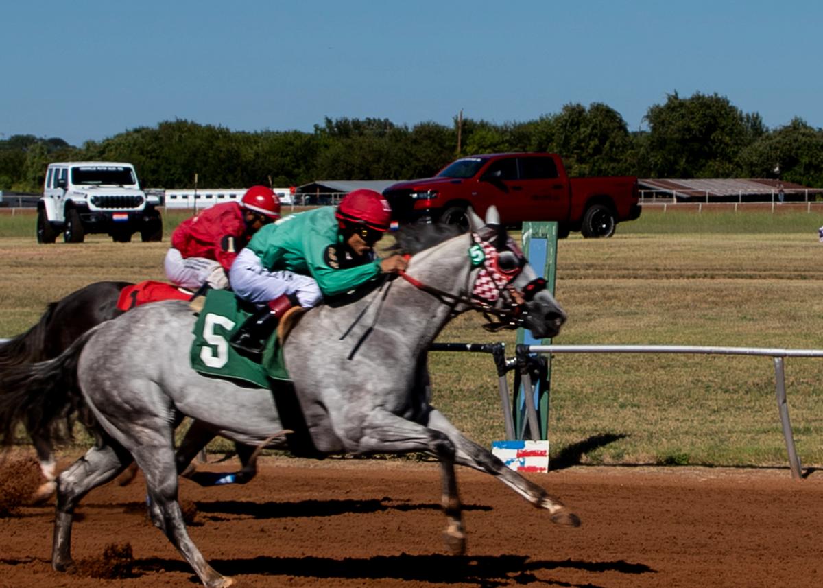 Notoryous Drives Home To Win $126,250 Gillespie County Fair Derby