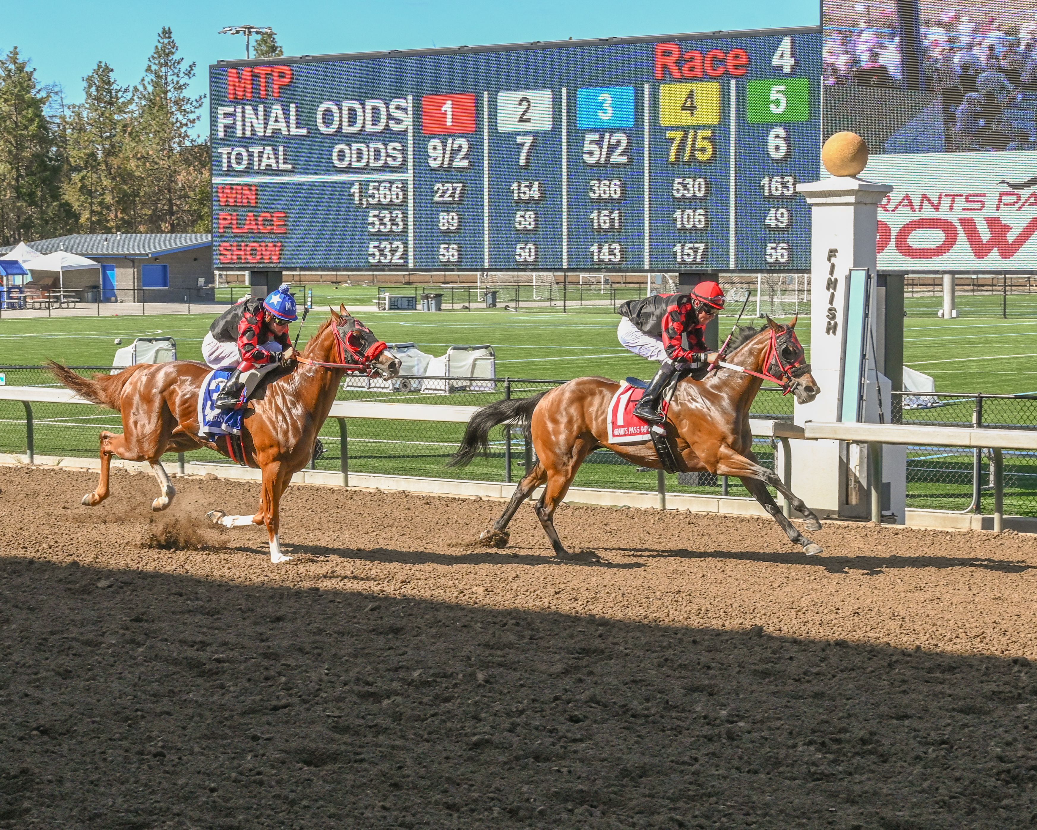 Magallanes Trains Three Fastest Autumn Derby Qualifiers at Grants Pass