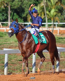 Jockey J. D. Pereira captured the América Futurity title for the first time.