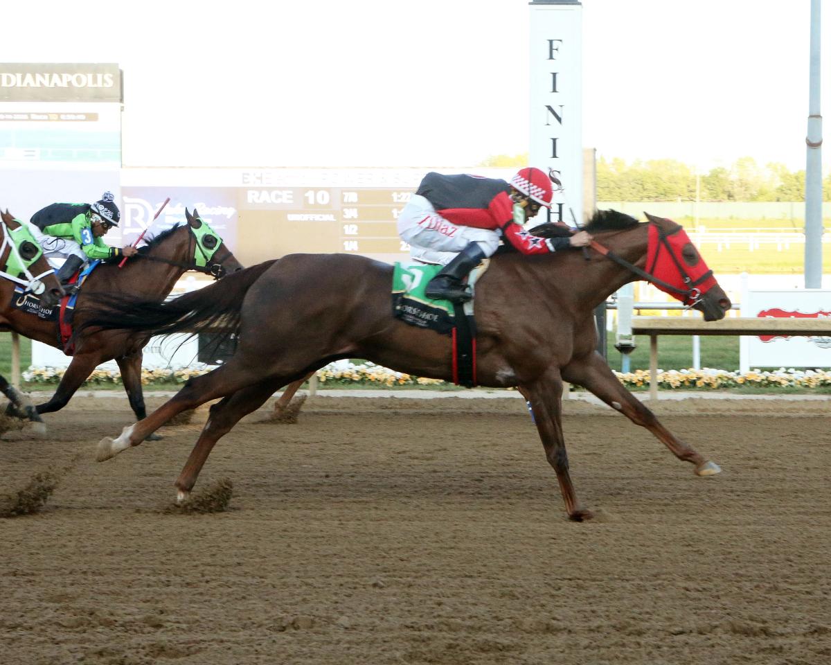 Cv Denali Leads Escondido Beach Sweep of Top Four Sterlie Bertram Qualifiers