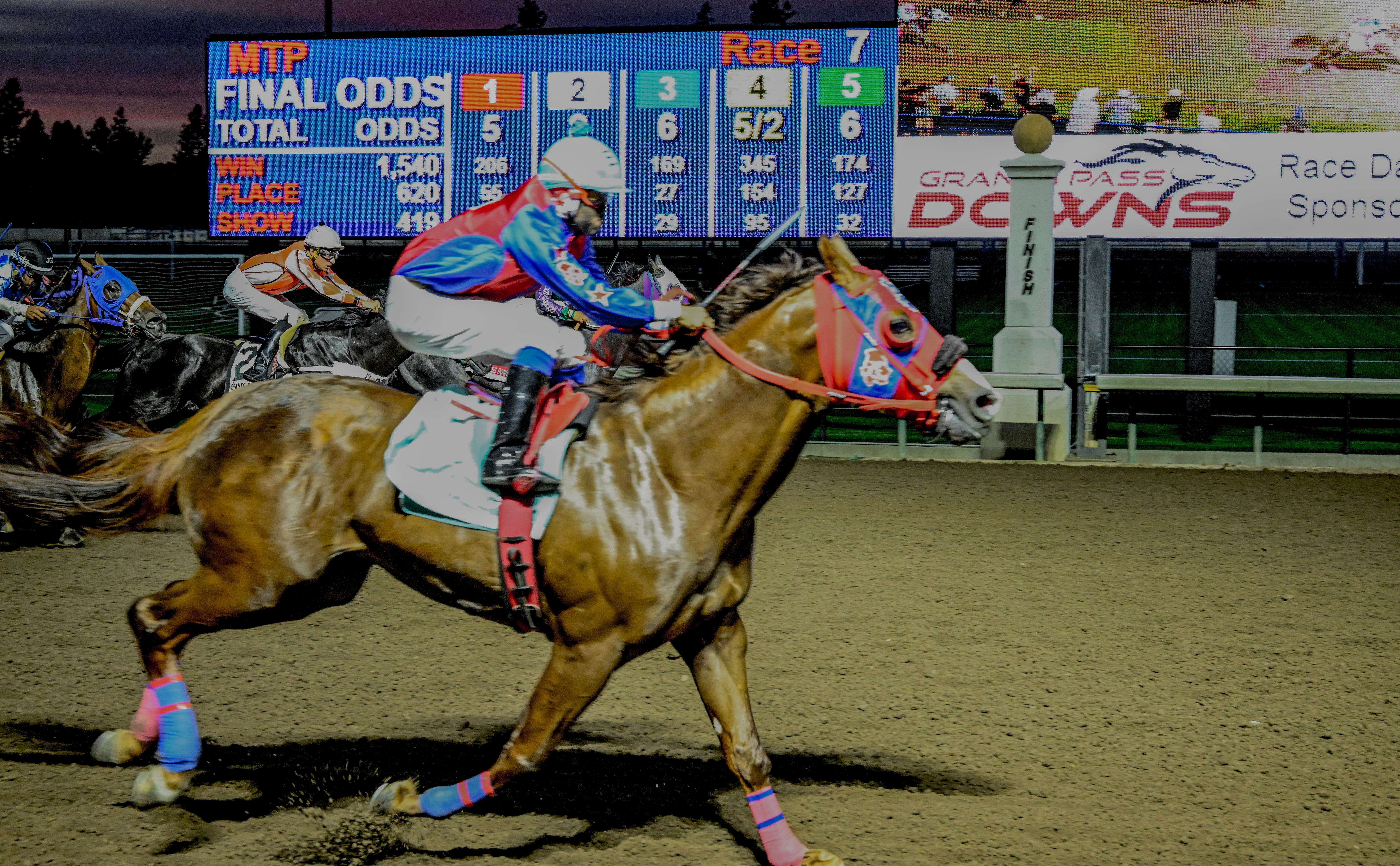 Lee Five T Rallies To Win $17,000 Grants Pass Memorial Stakes