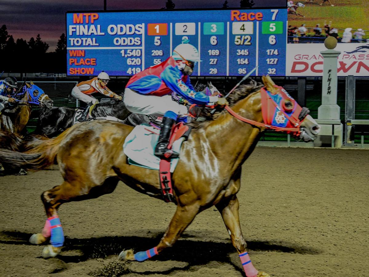 Lee Five T Rallies To Win $17,000 Grants Pass Memorial Stakes
