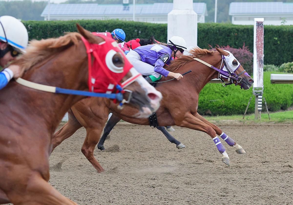 Chillin With Peeps Battles to Norman Picov Derby Victory