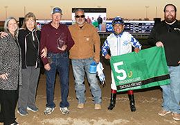 The winning connections of Tachas Secret accept the Hoosier Park Classic trophy at Horseshoe Indianapolis.