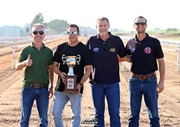 Holding the trophy, Dr. Dudu Limongi, one of the most renowned veterinarians in South America, alongside the Haras São Matheus barn team.