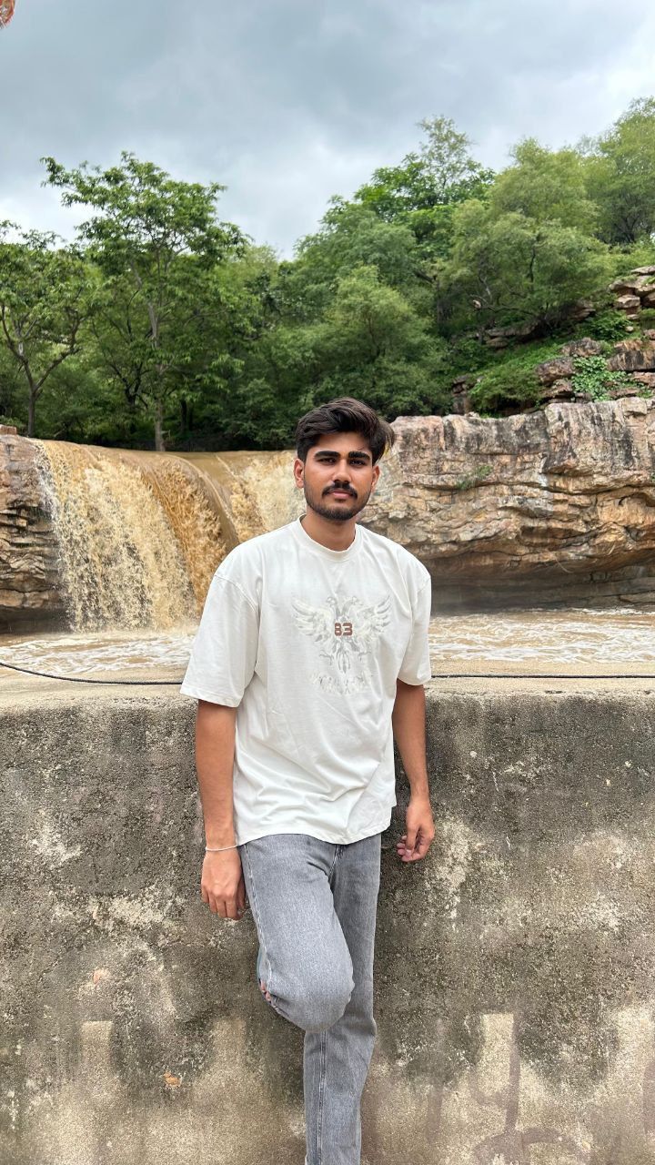 By the waterfalls of Chittorgarh