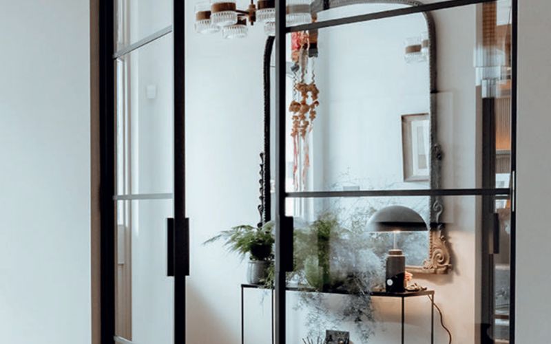 Steel and glass in interiors – why is this trend timeless?