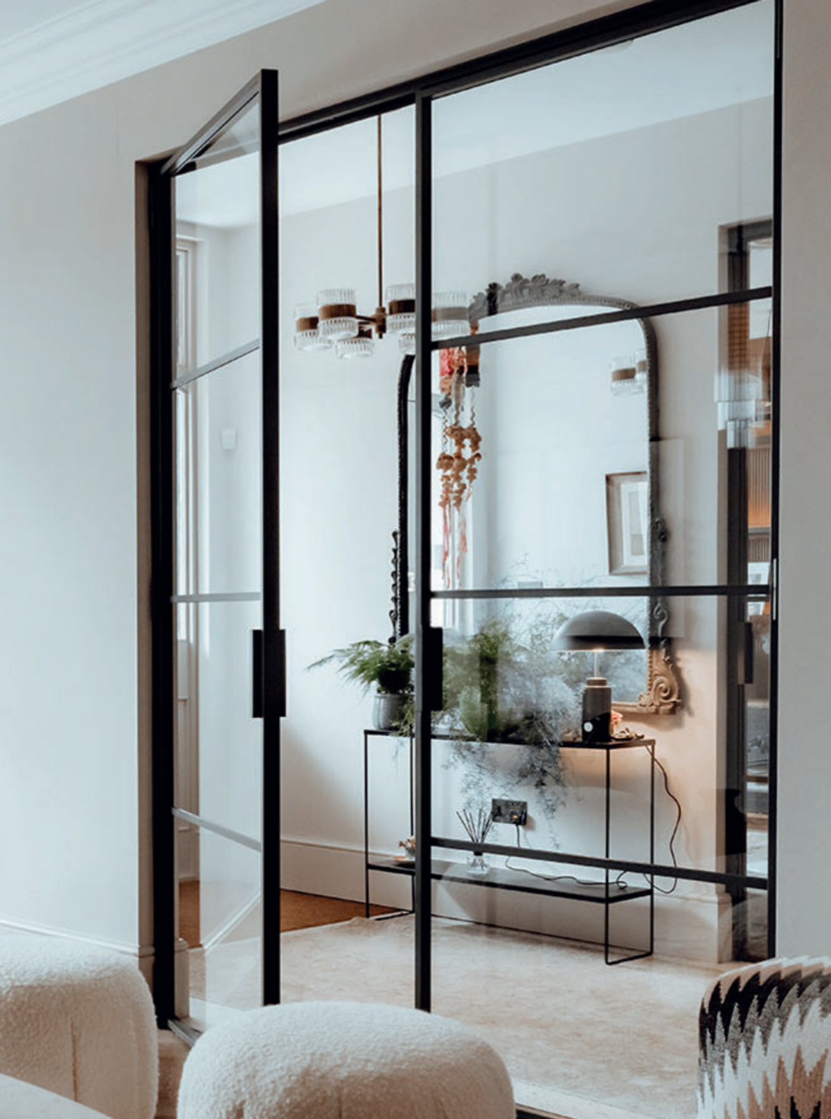 Steel and glass in interiors – why is this trend timeless?