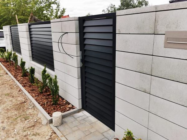 Zdjęcie projektu Modern Steel Fencing