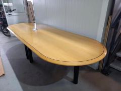 Vergadertafel/eettafel, foto 1