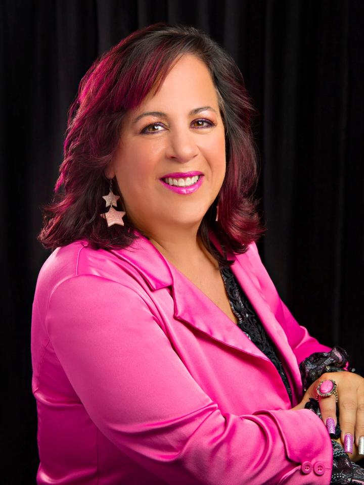 Michelle Doeffinger headshot