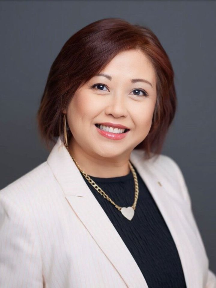 Eva Kang headshot