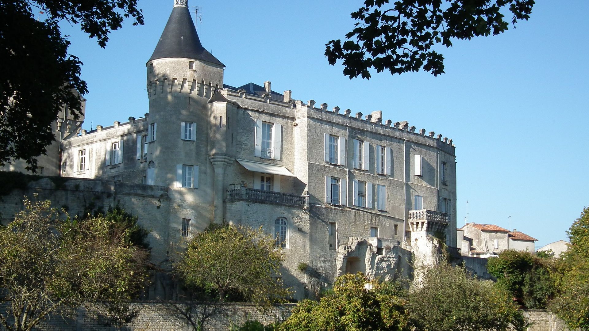 Le château de Jonzac