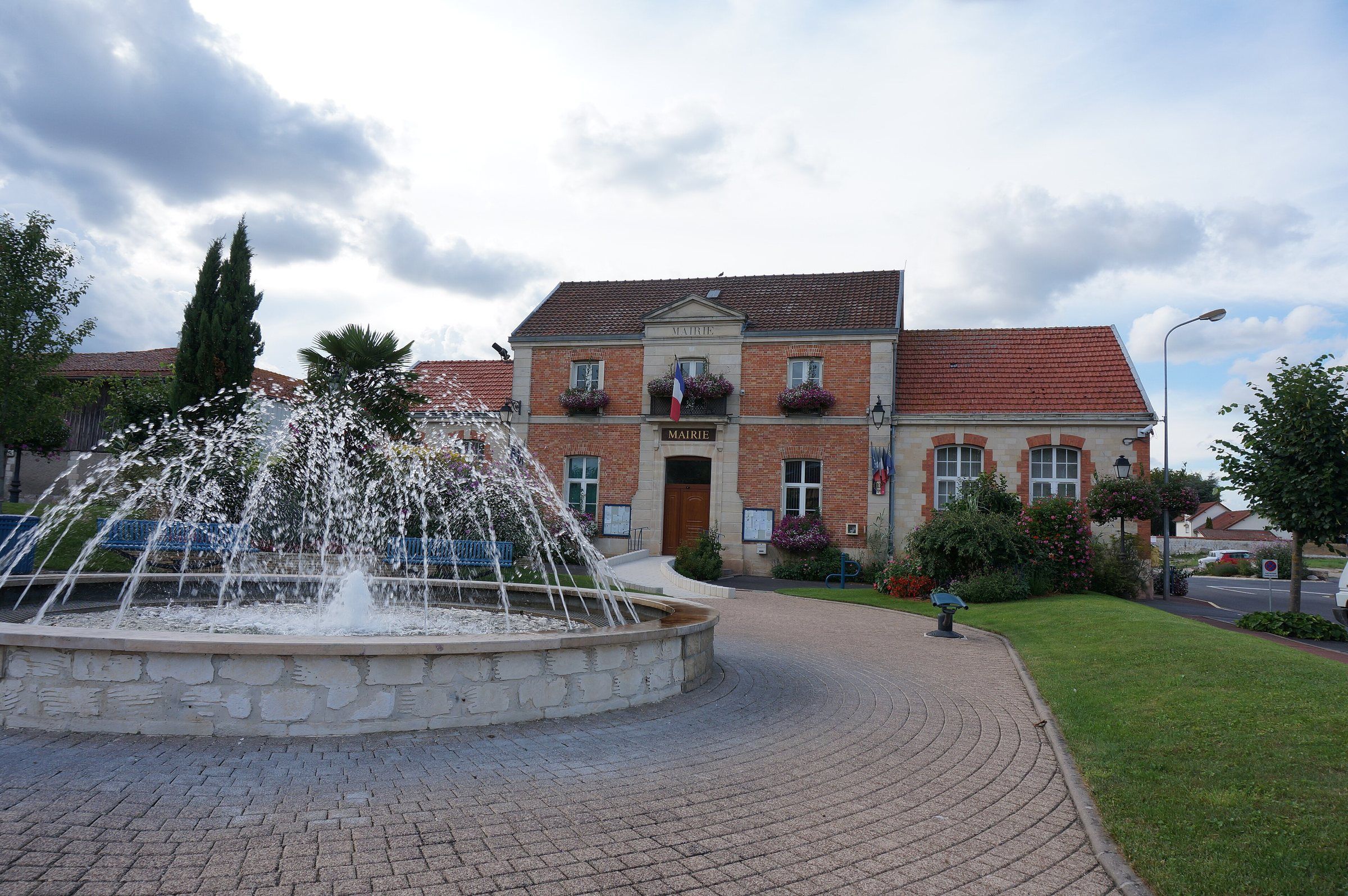 La mairie de Saint-Martin-sur-le-Pré