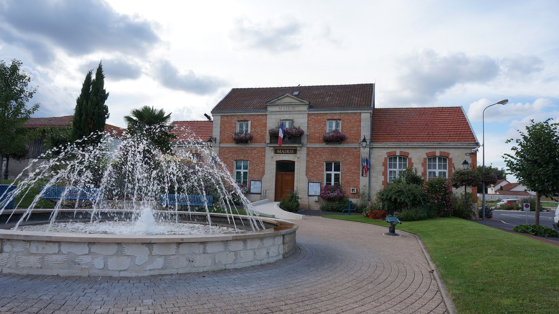 La mairie de Saint-Martin-sur-le-Pré