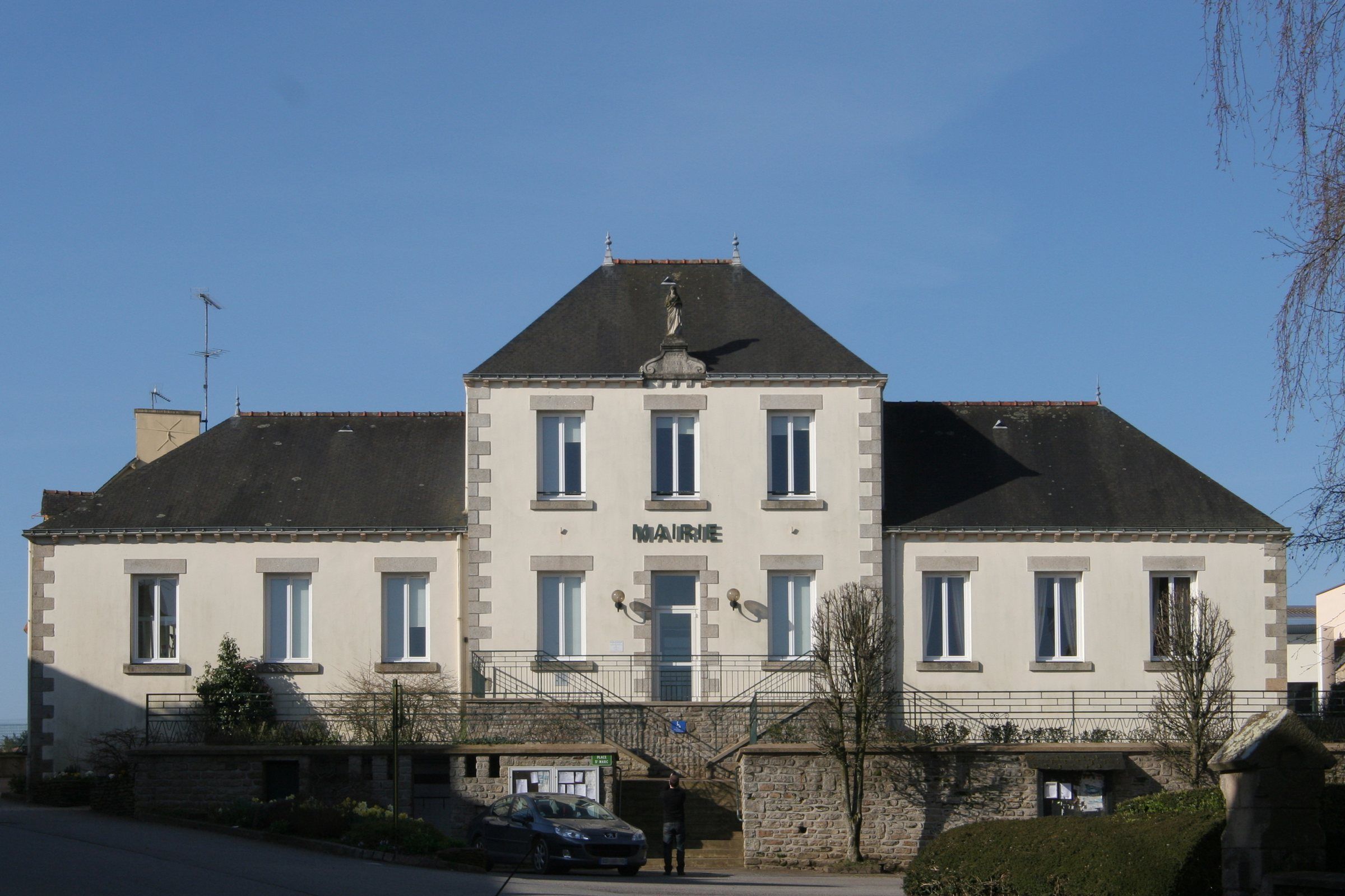 La mairie d’Augan