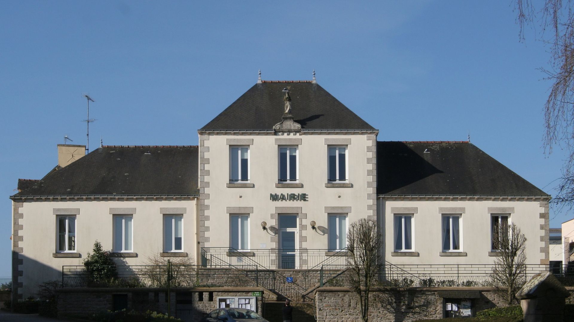 La mairie d’Augan