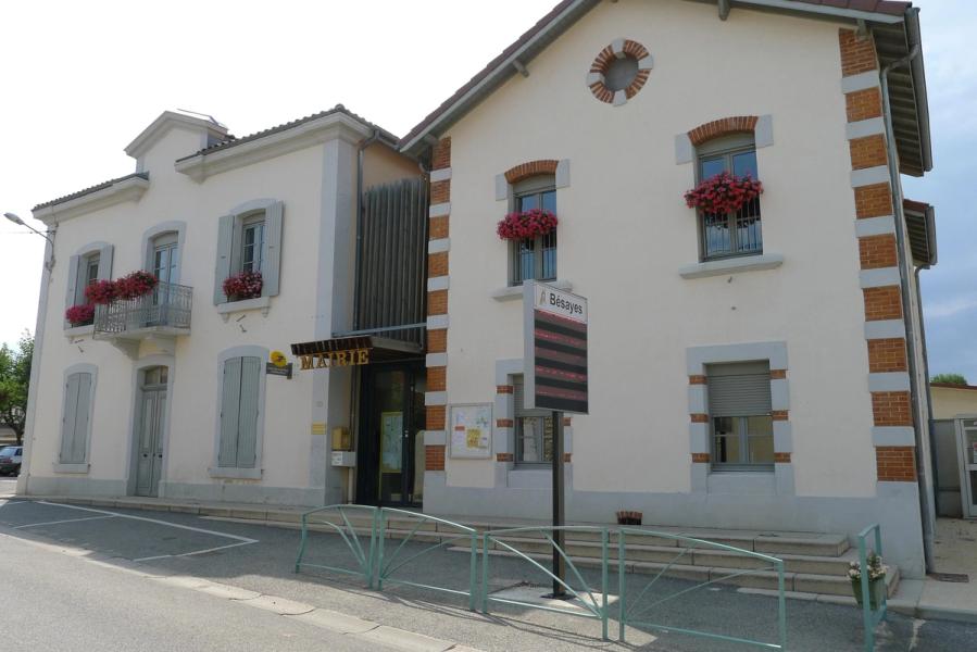 La mairie de Bésayes
