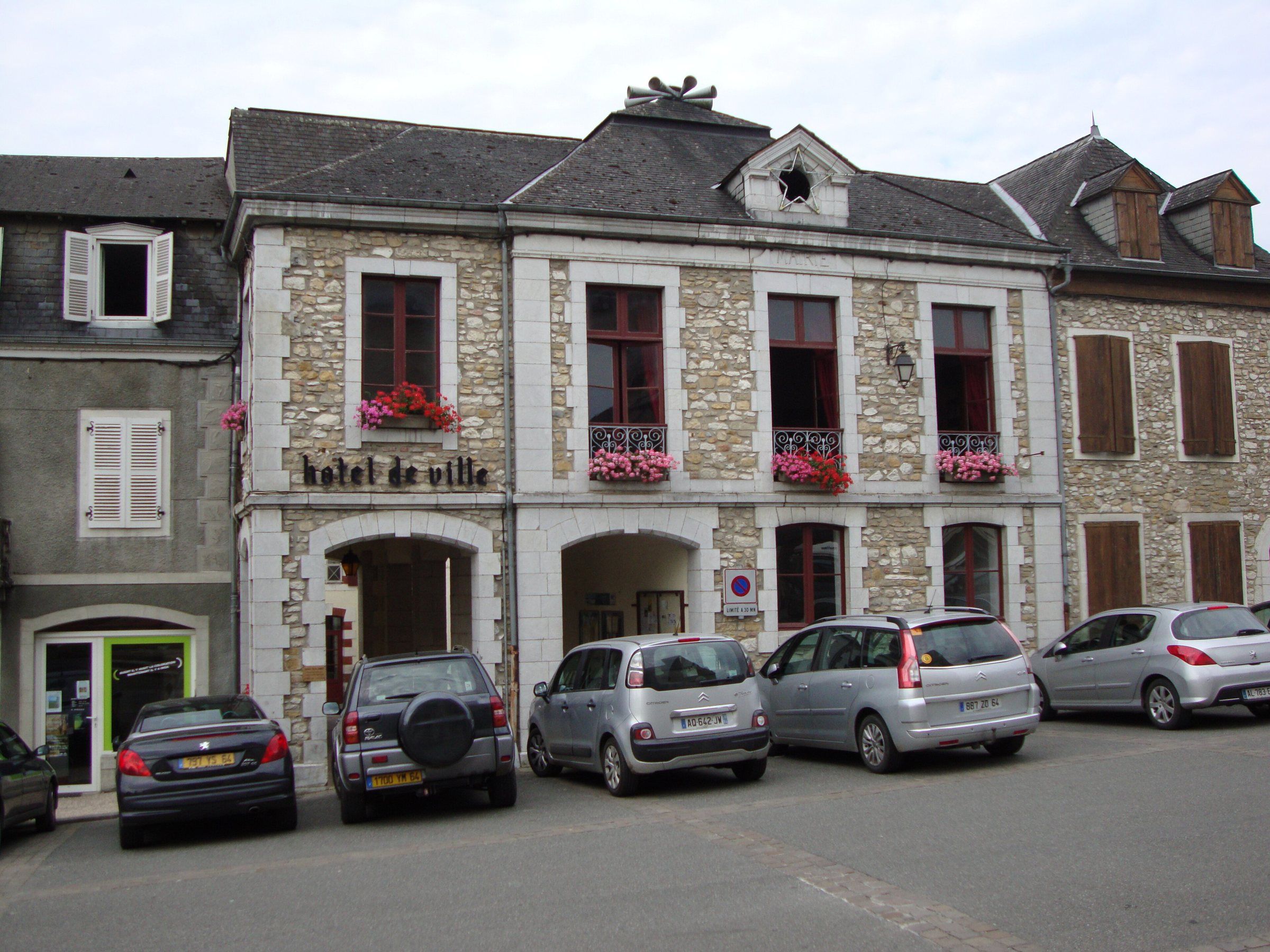La mairie de Lasseube