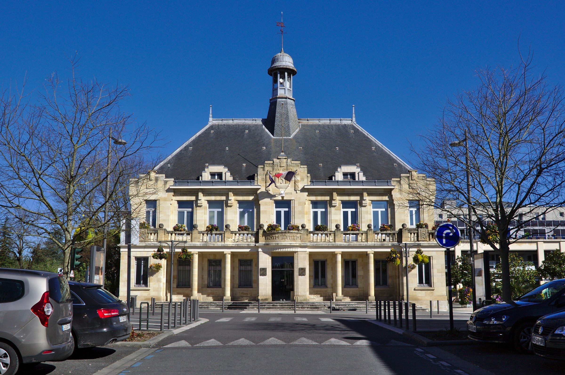 La mairie de Saint-Médard-en-Jalles