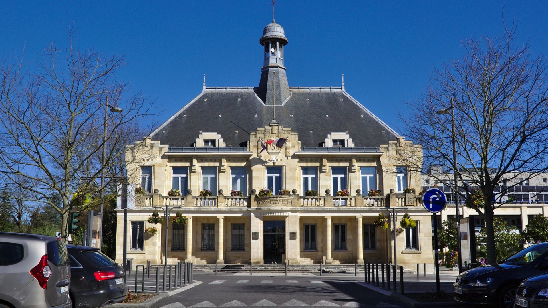 La mairie de Saint-Médard-en-Jalles