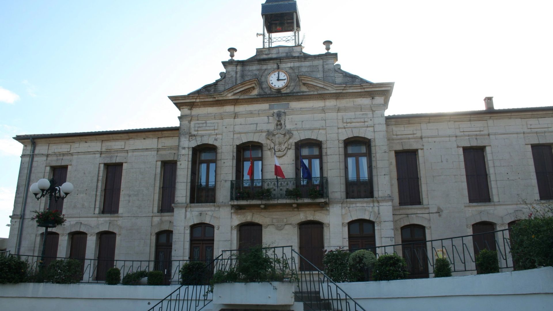 La mairie de Valros