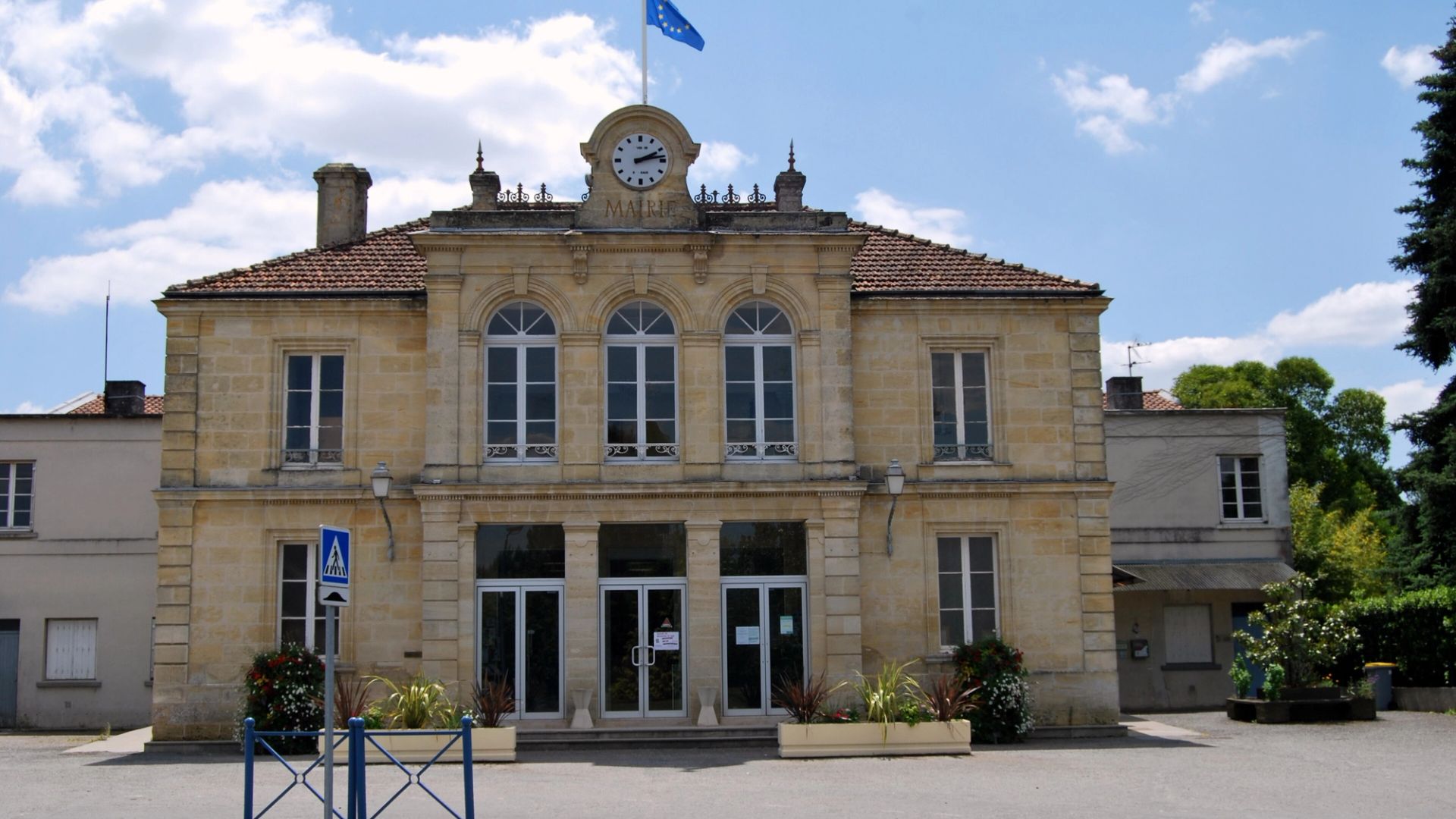 La mairie de Saint-Caprais-de-Bordeaux