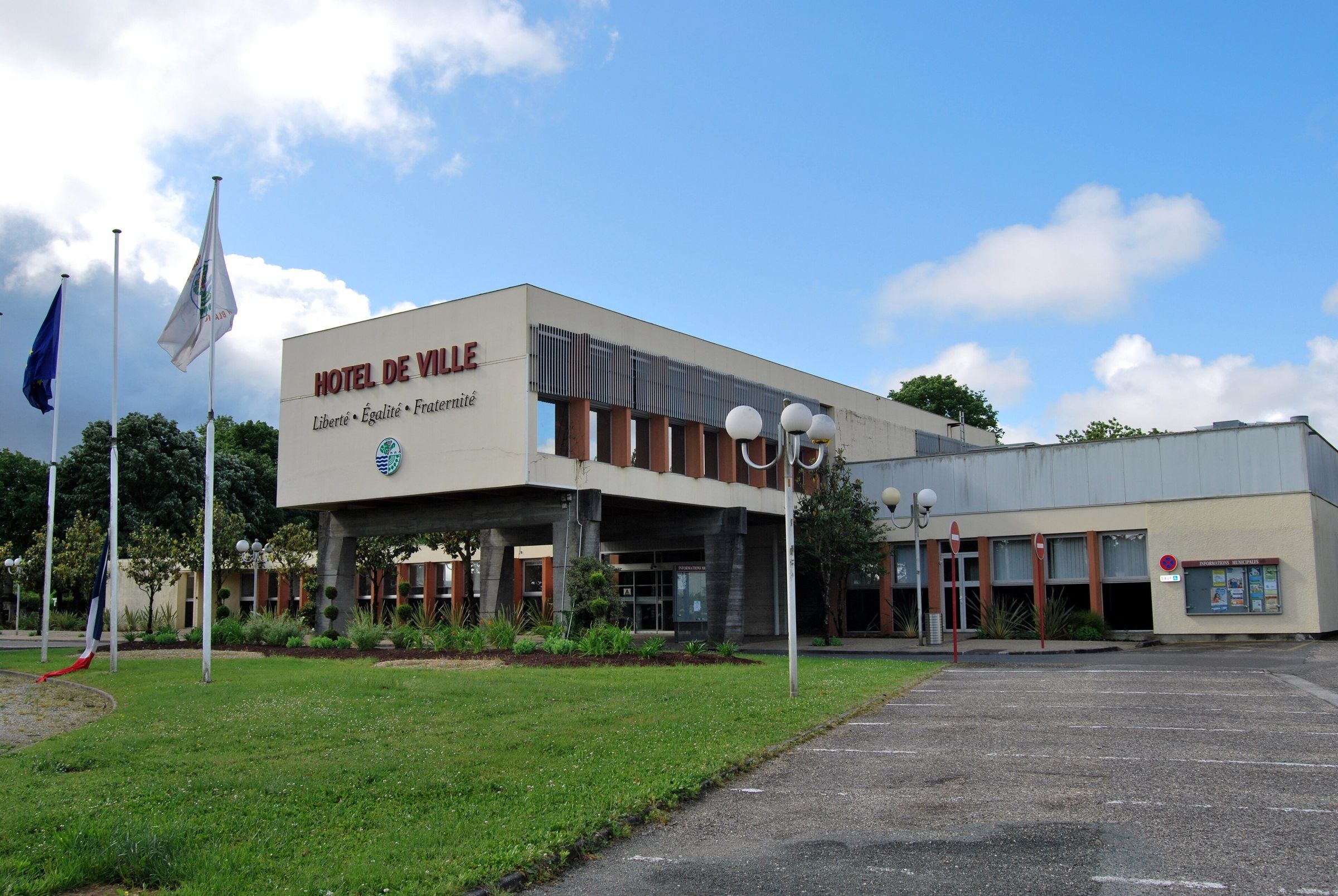 La mairie de Carbon-Blanc