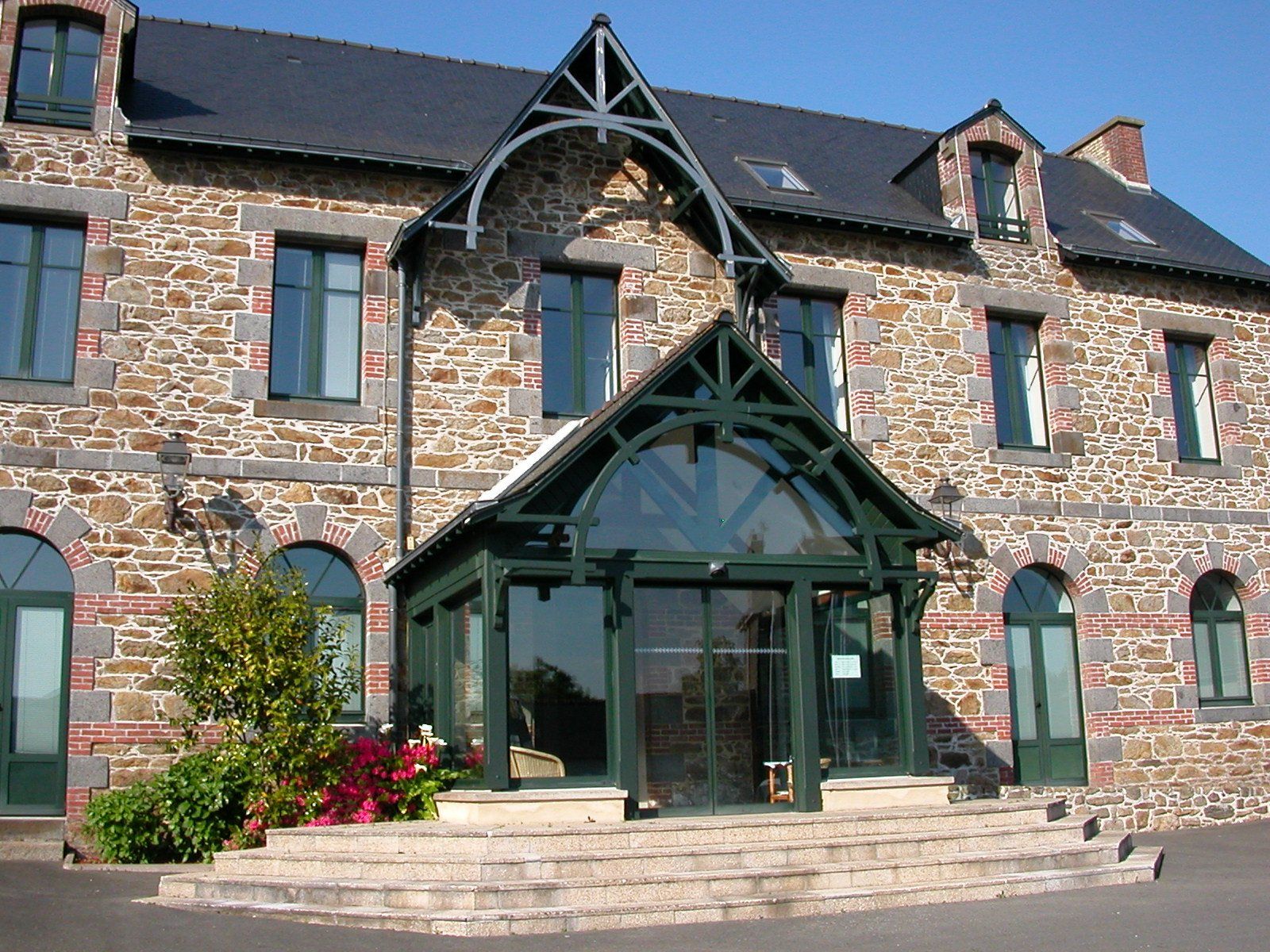 La mairie de Saint-Coulomb